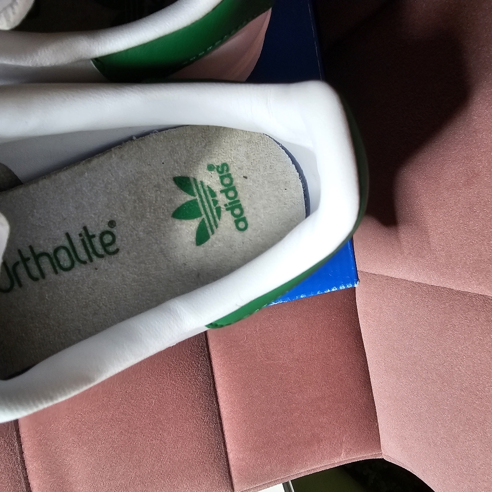 Adidas Stan Smith shoes, size 4, used once for a dance routine, euc - Picture 4 of 6